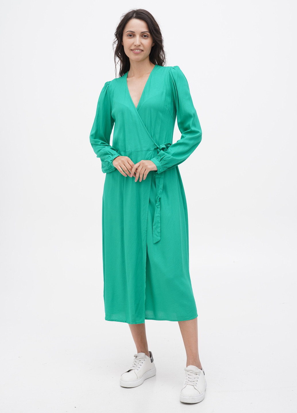 Зелена кежуал сукня на запах YAS однотонна