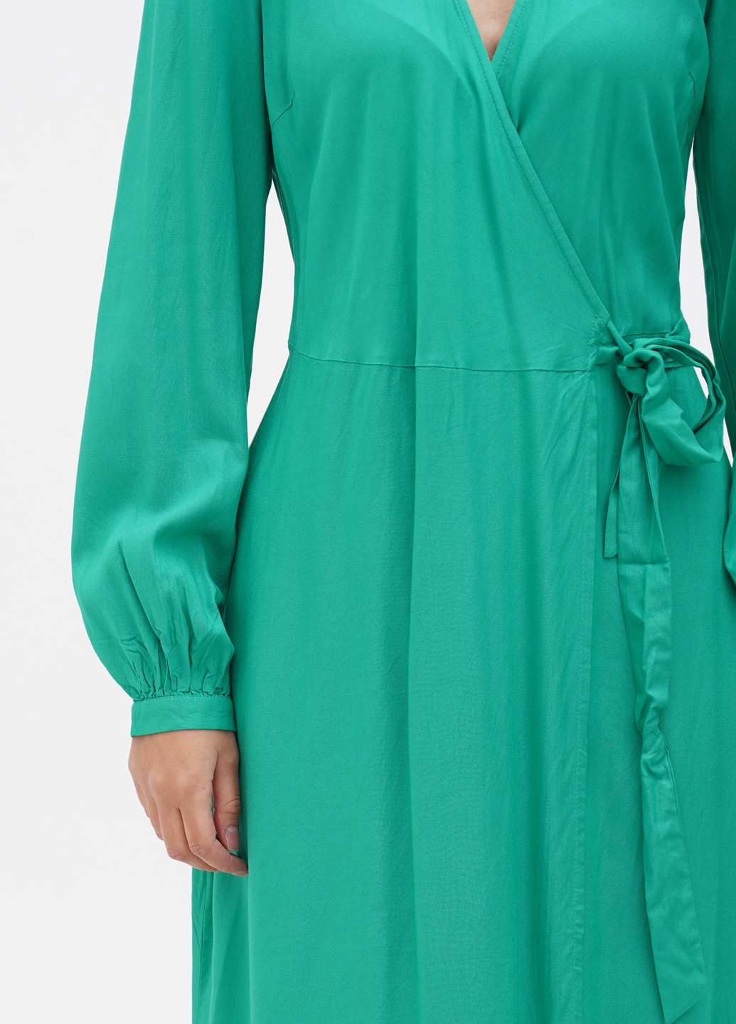 Зелена кежуал сукня на запах YAS однотонна