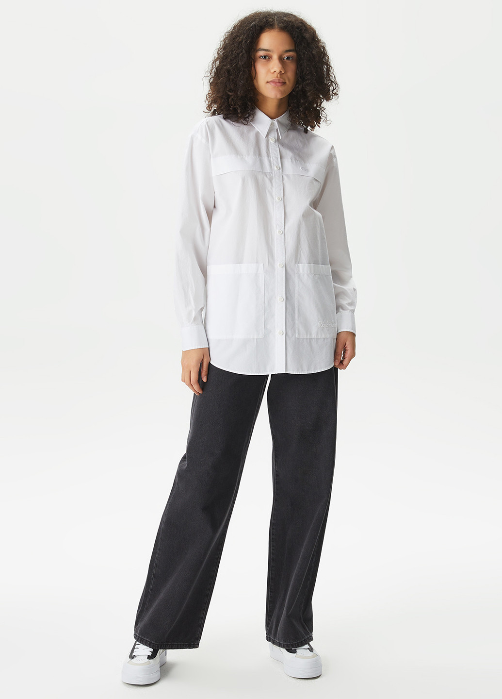 Белая классическая рубашка однотонная Lacoste