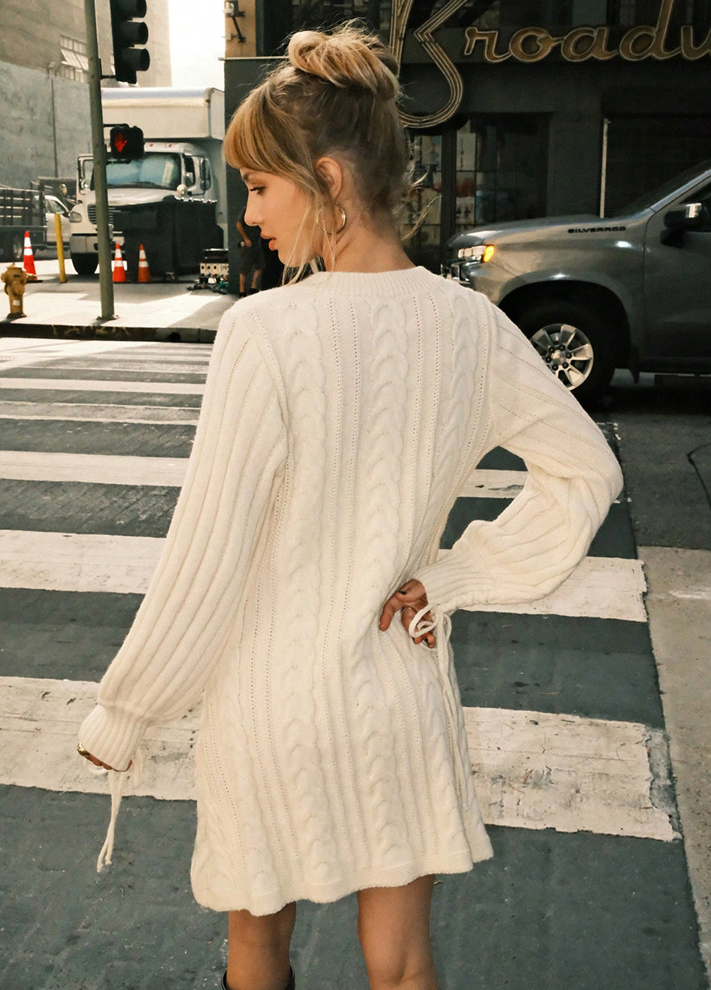 Кремовое кэжуал платье платье-свитер SHEIN однотонное