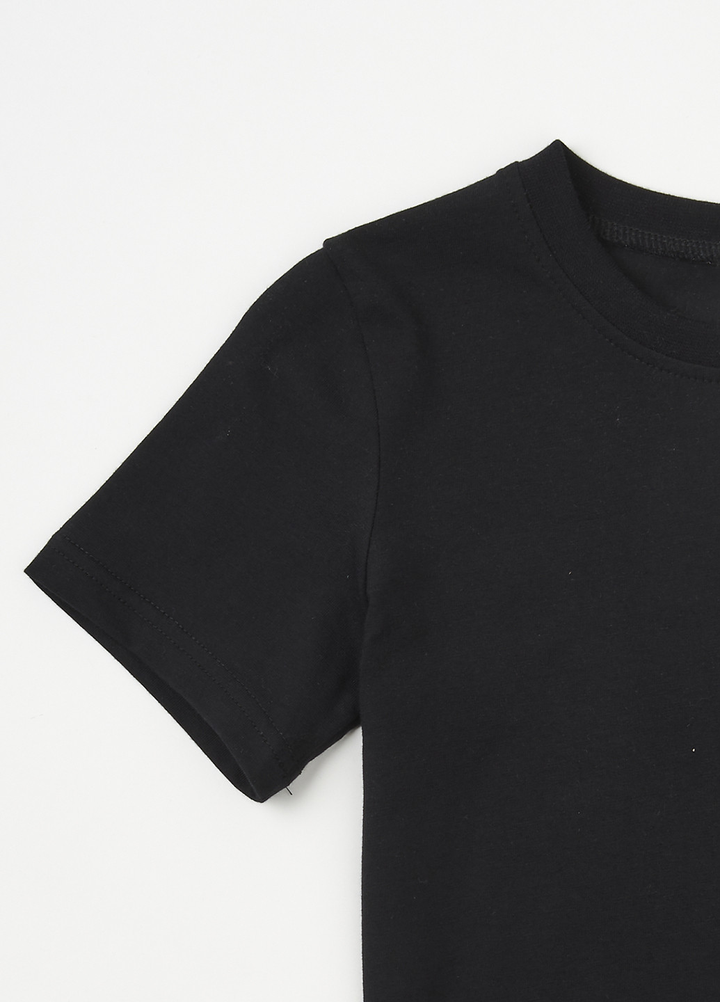 Чорна демісезонна футболка Garnamama