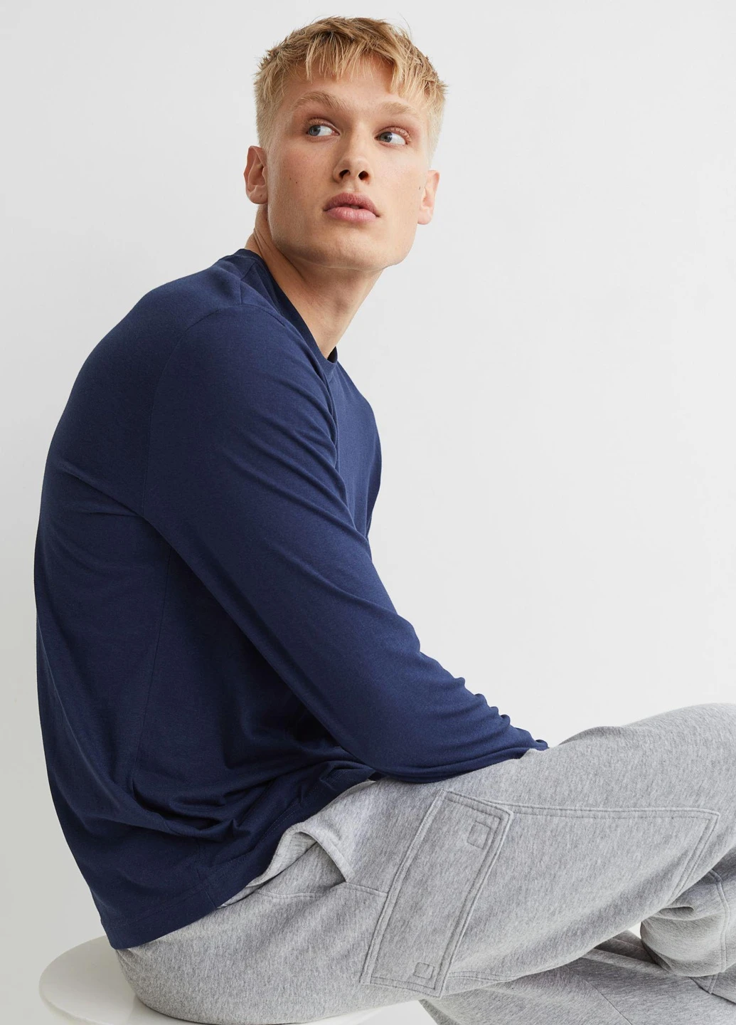 Темно-синий лонгслив H&M