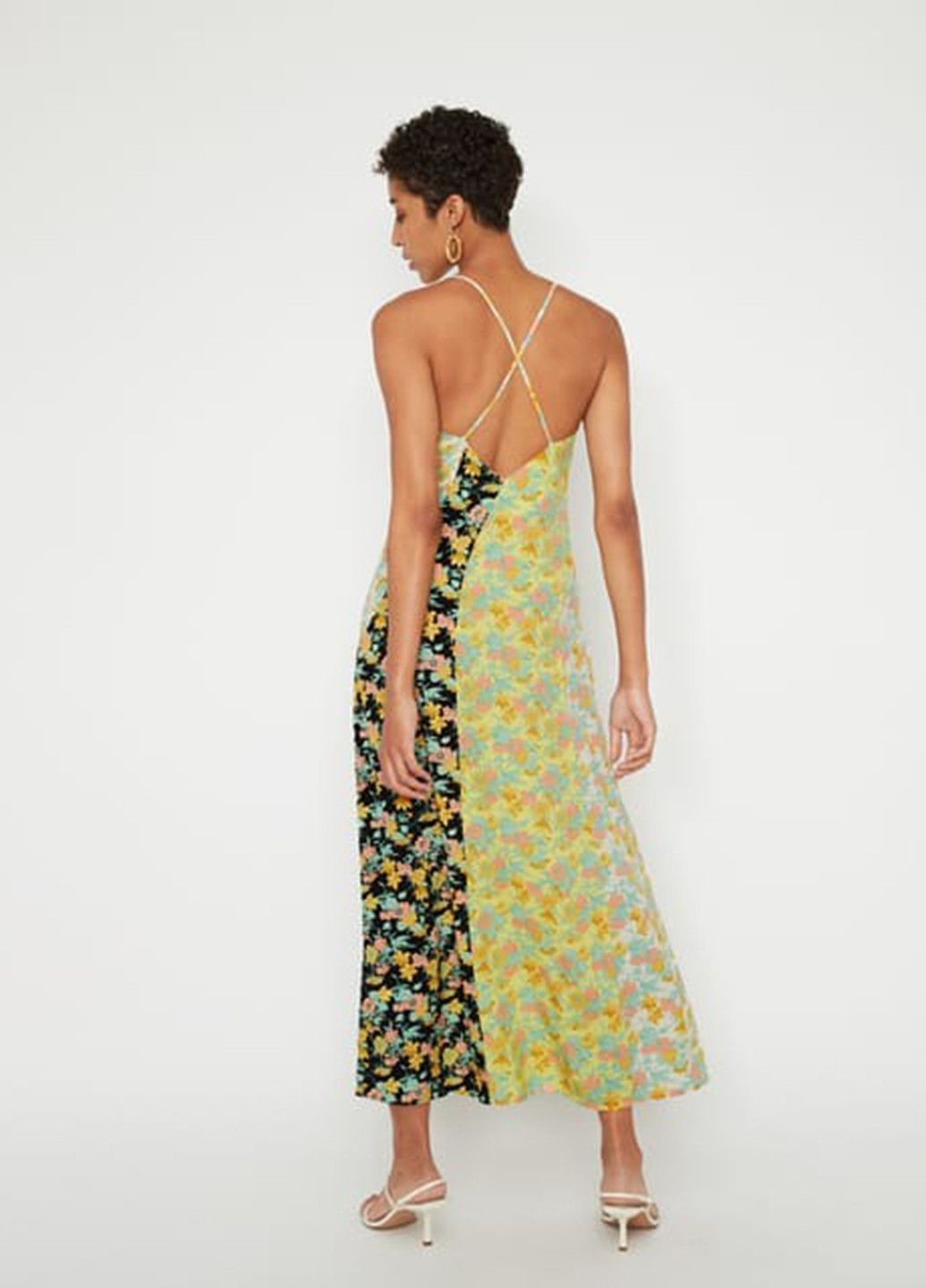 Комбинированное кэжуал платье с открытой спиной Warehouse с цветочным принтом