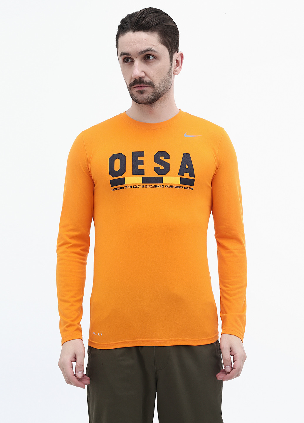 Оранжевый демисезонный спортивный лонгслив Nike с надписями