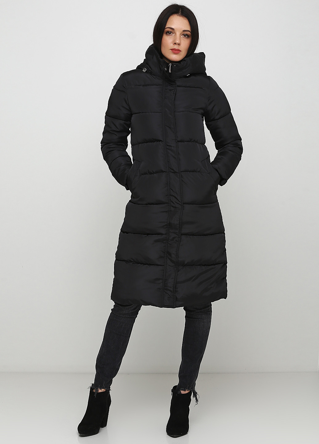 Черная зимняя куртка YANPAI