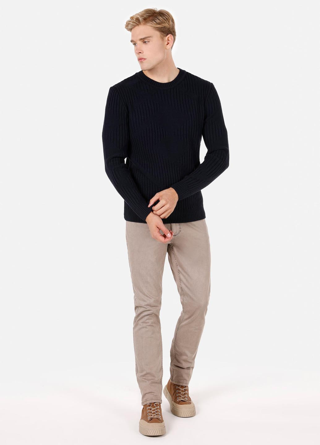 Черный зимний джемпер джемпер Colin's