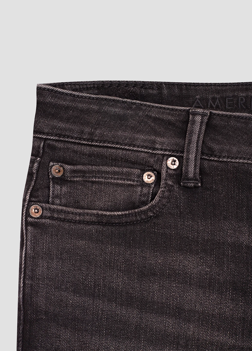 Черные демисезонные зауженные джинсы American Eagle