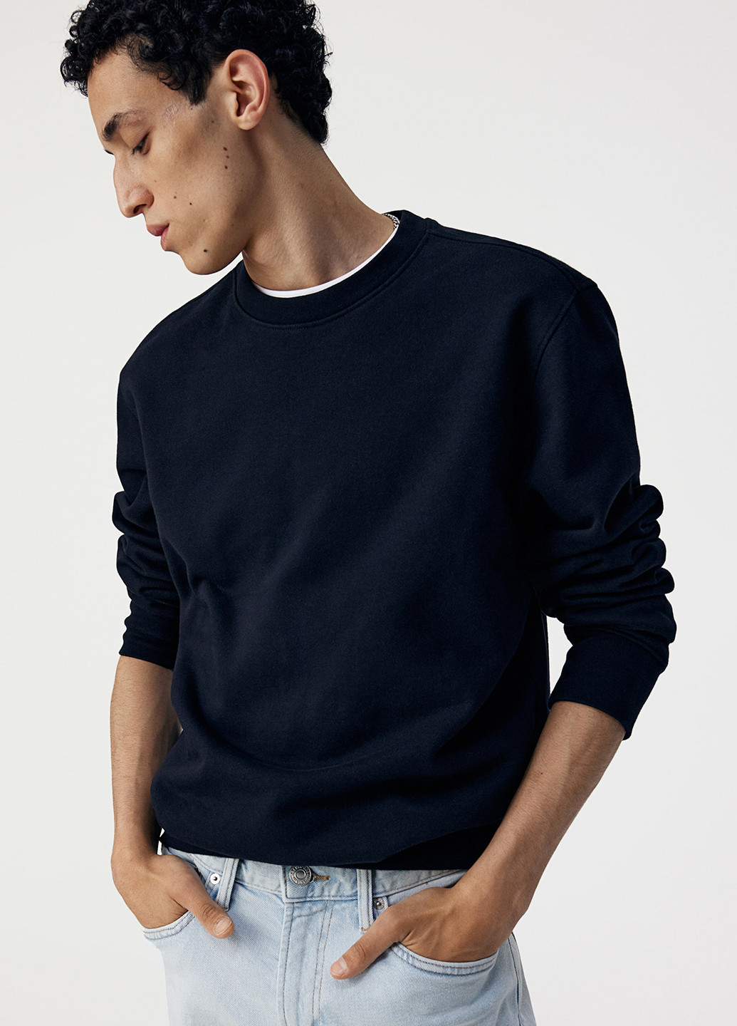 Светло-голубые демисезонные зауженные джинсы H&M