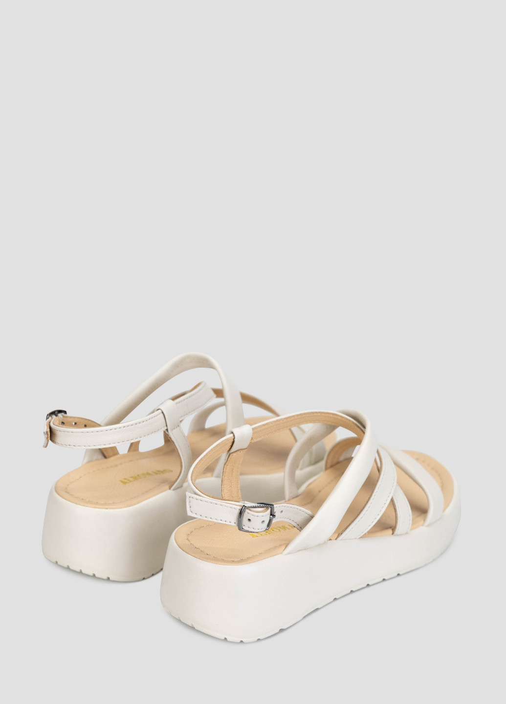 Молочные босоножки Alromaro с ремешком с белой подошвой