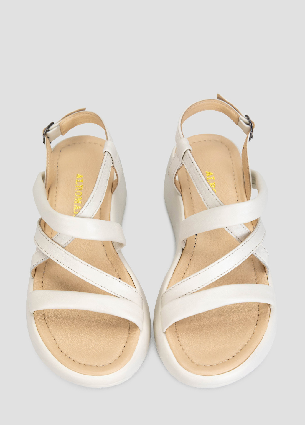 Молочные босоножки Alromaro с ремешком с белой подошвой