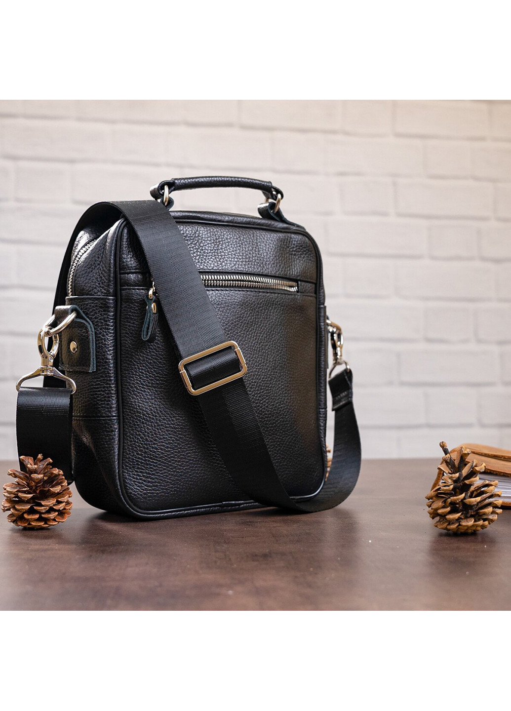 Чоловіча шкіряна сумка 20х22,5х7 см Shvigel (229460015)