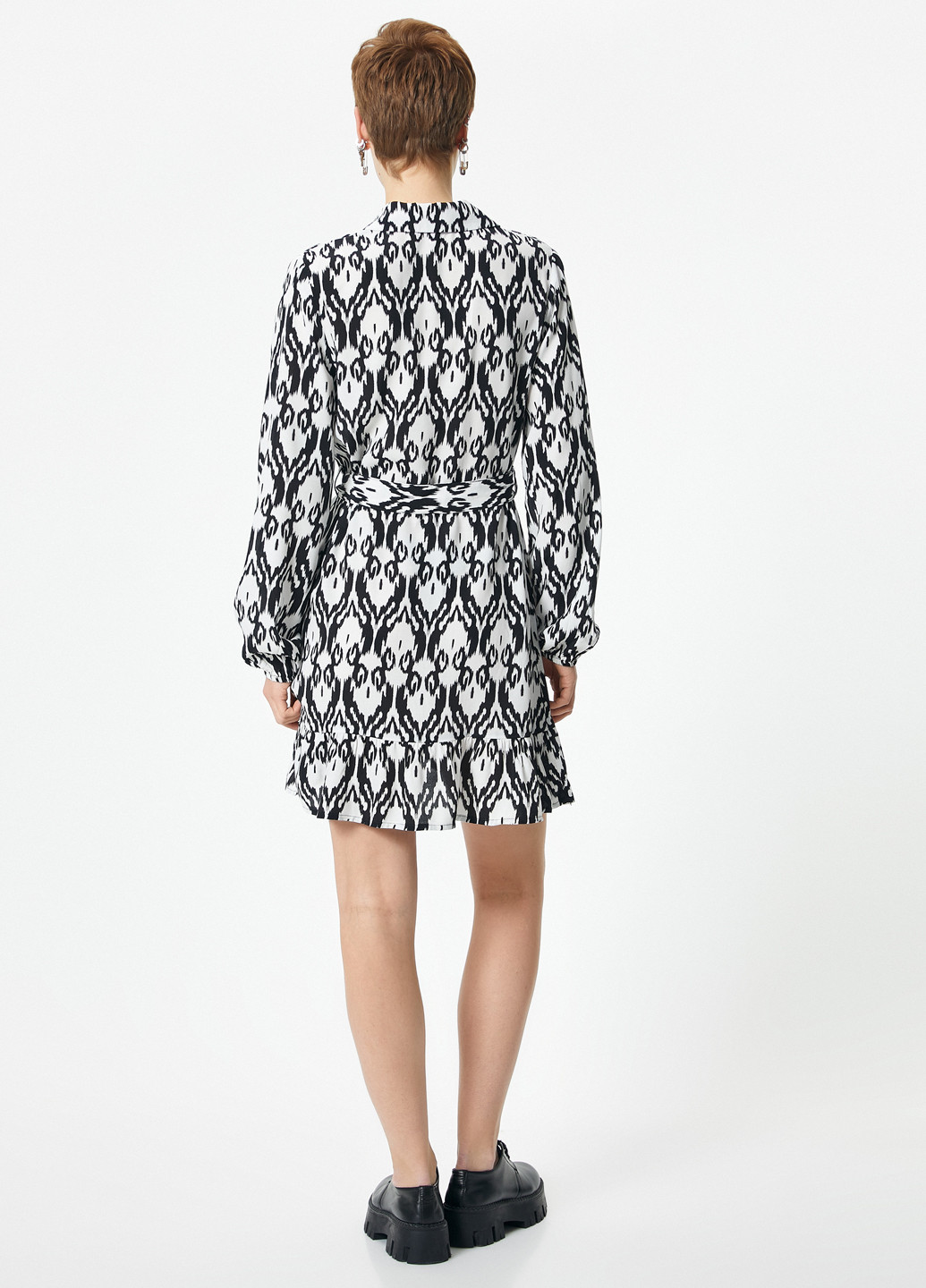 Черно-белое кэжуал платье рубашка KOTON с абстрактным узором