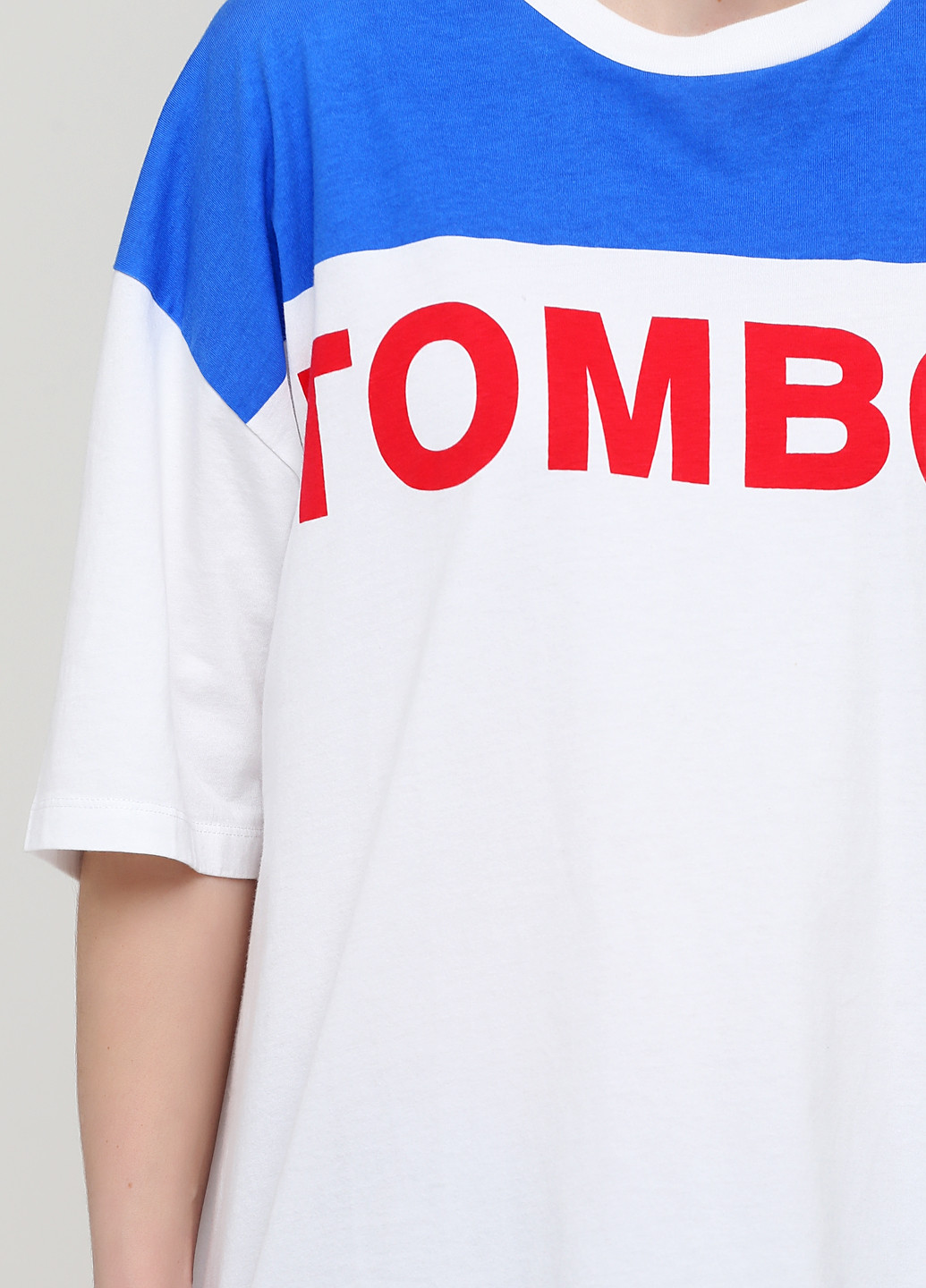 Белая летняя футболка Tom Boy