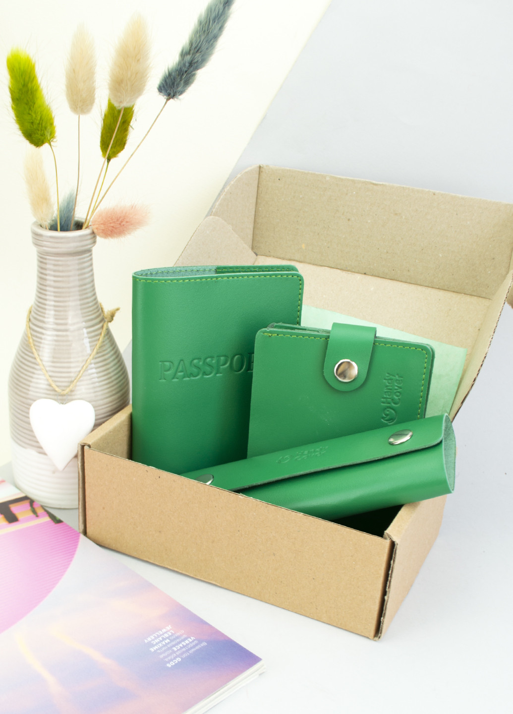 Подарунковий жіночий набір №62: обкладинка на паспорт + ключниця + портмоне (зелений) HandyCover (253919546)