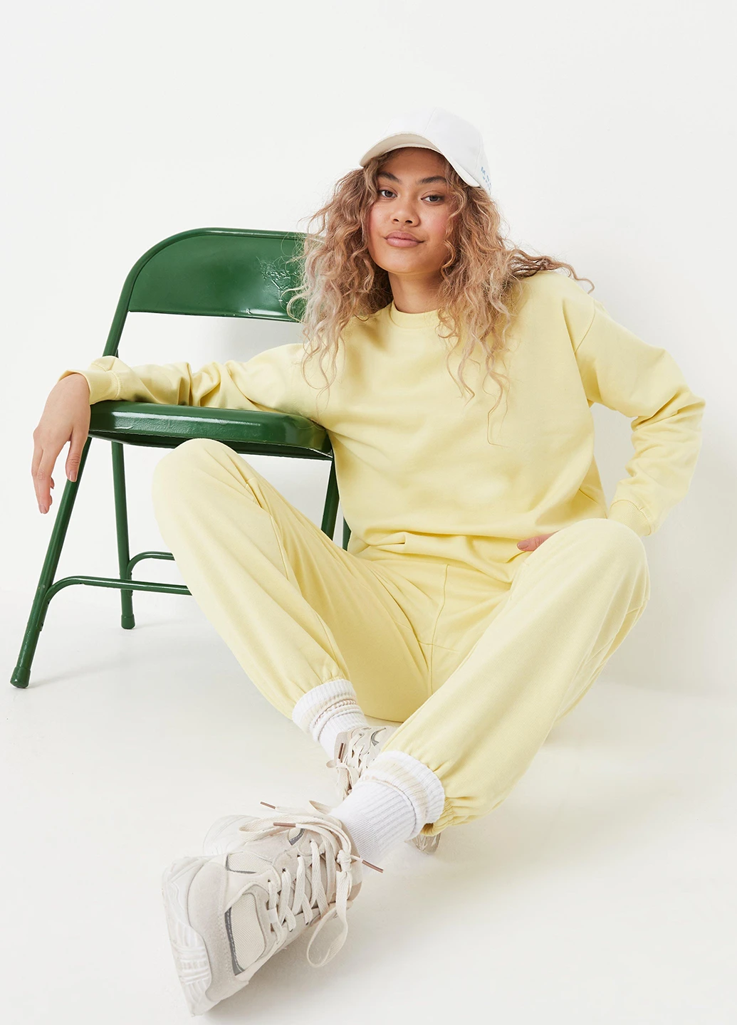 Світло-жовтий світшот Missguided однотонний без декору (261410925)