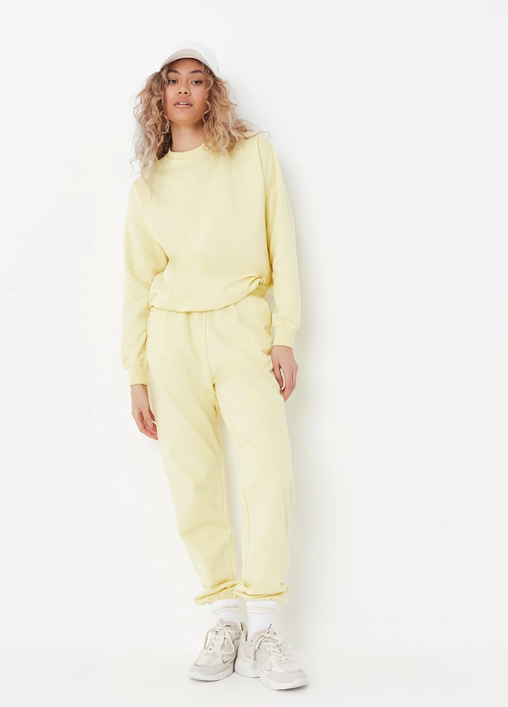 Світло-жовтий світшот Missguided однотонний без декору (261410925)