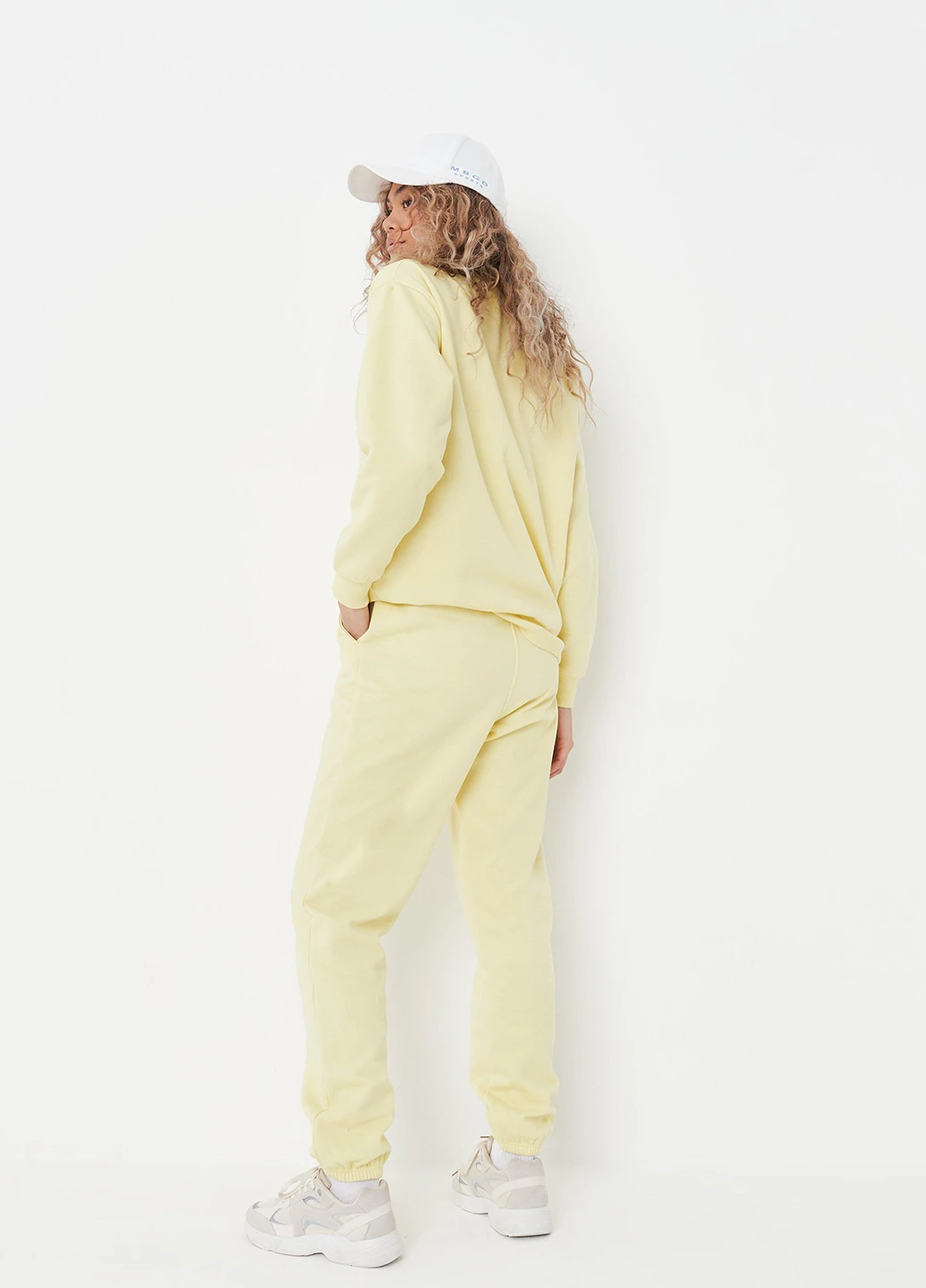Світло-жовтий світшот Missguided однотонний без декору (261410925)