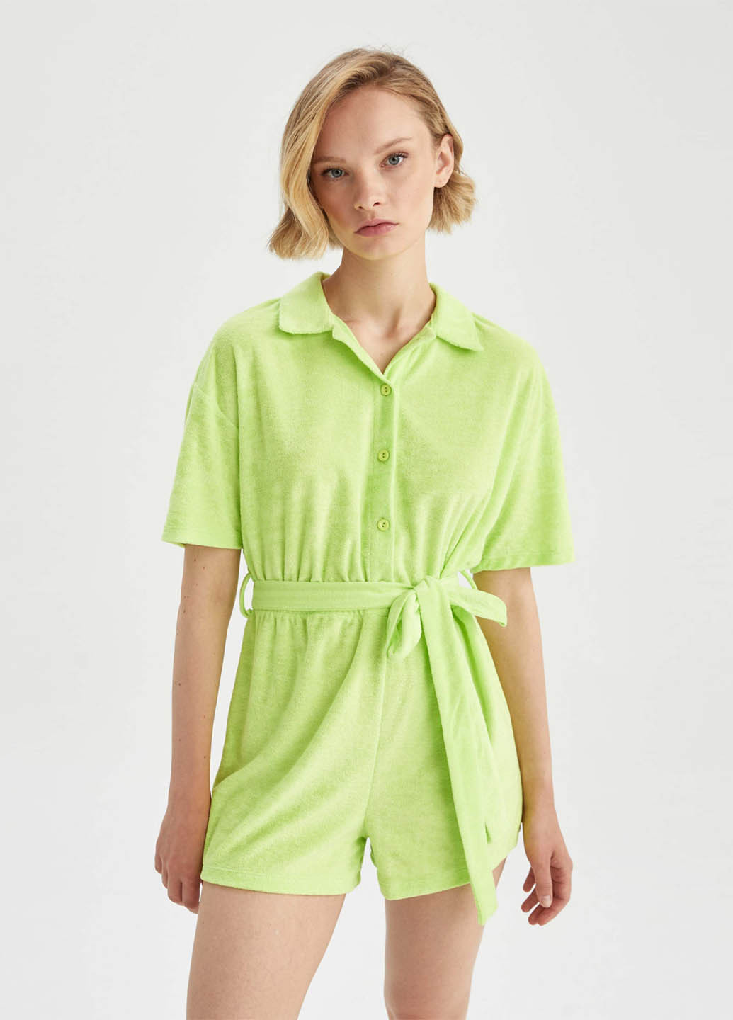 Комбинезон DeFacto комбинезон-шорты однотонный салатовый кэжуал полиэстер, трикотаж