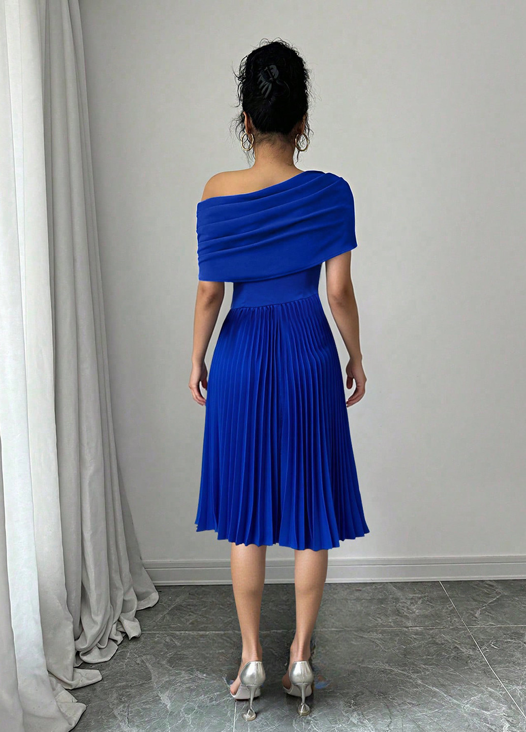Синя вечірня сукня з спідницею-сонце, на одне плече, плісована SHEIN однотонна