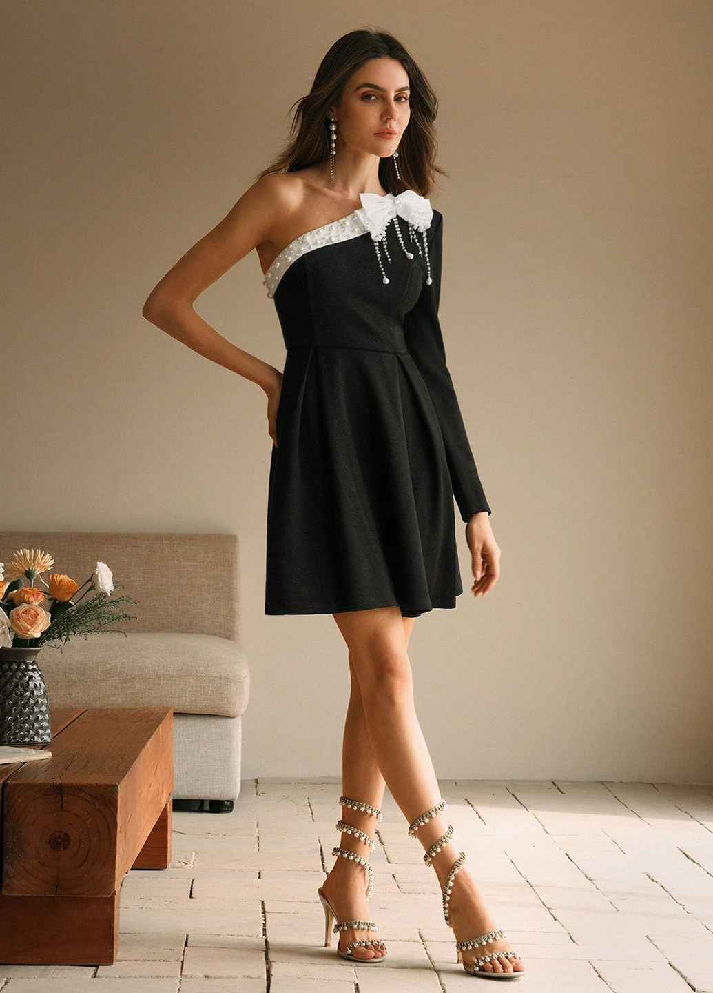 Черное кэжуал платье клеш, на одно плечо SHEIN колор блок