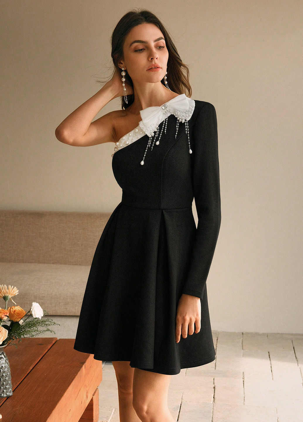 Черное кэжуал платье клеш, на одно плечо SHEIN колор блок