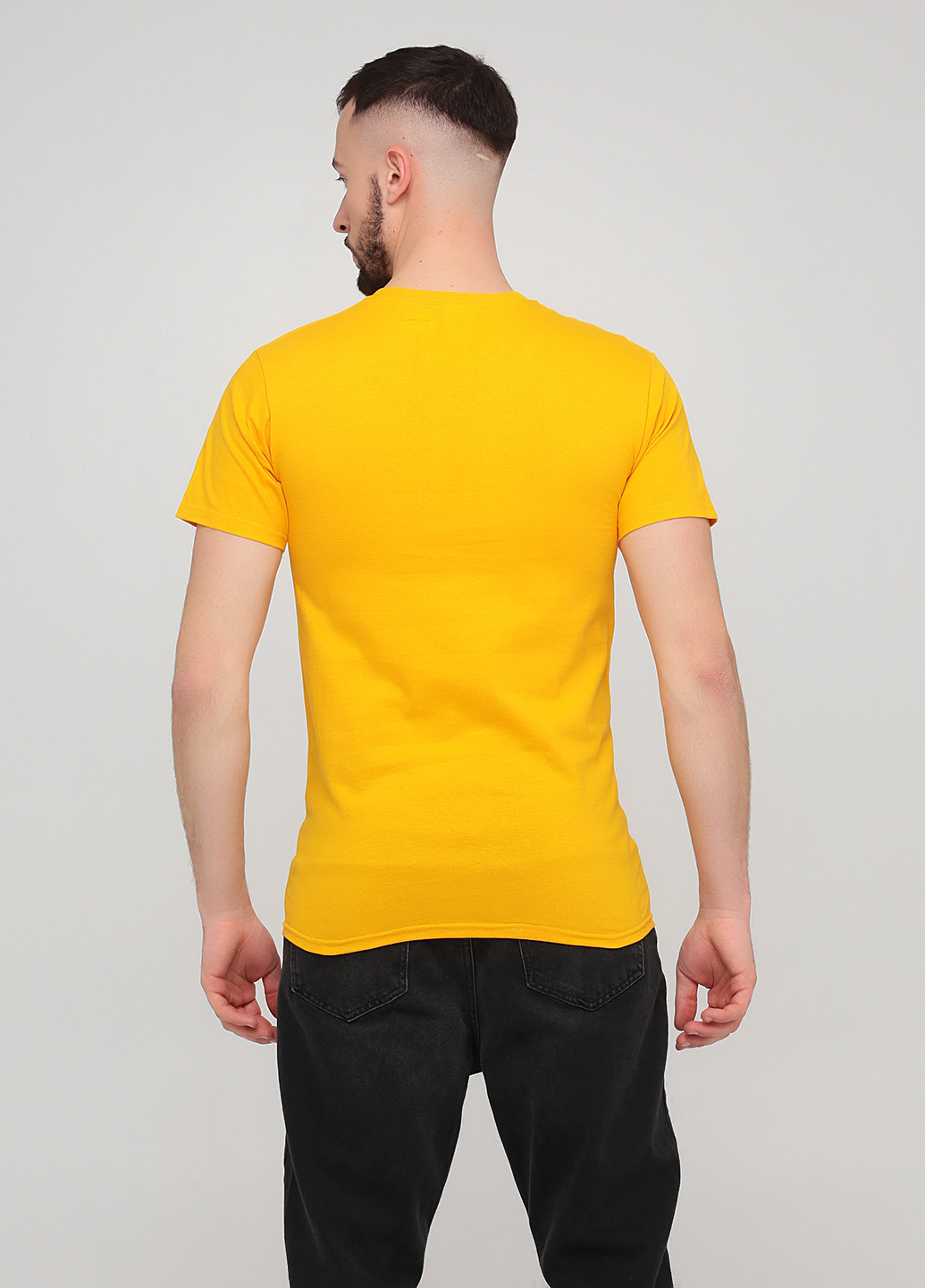 Желтая футболка Hanes