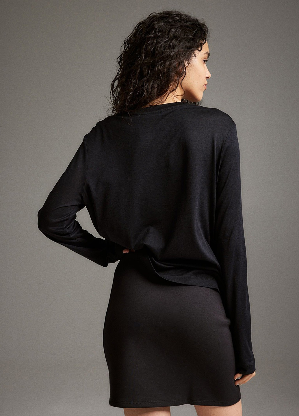 Черная кэжуал однотонная юбка H&M