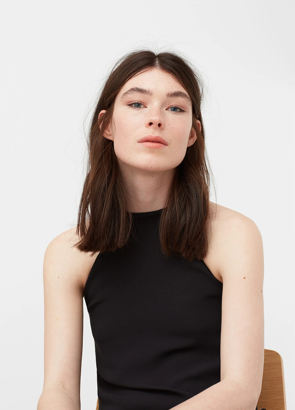 Черное кэжуал платье а-силуэт Mango однотонное