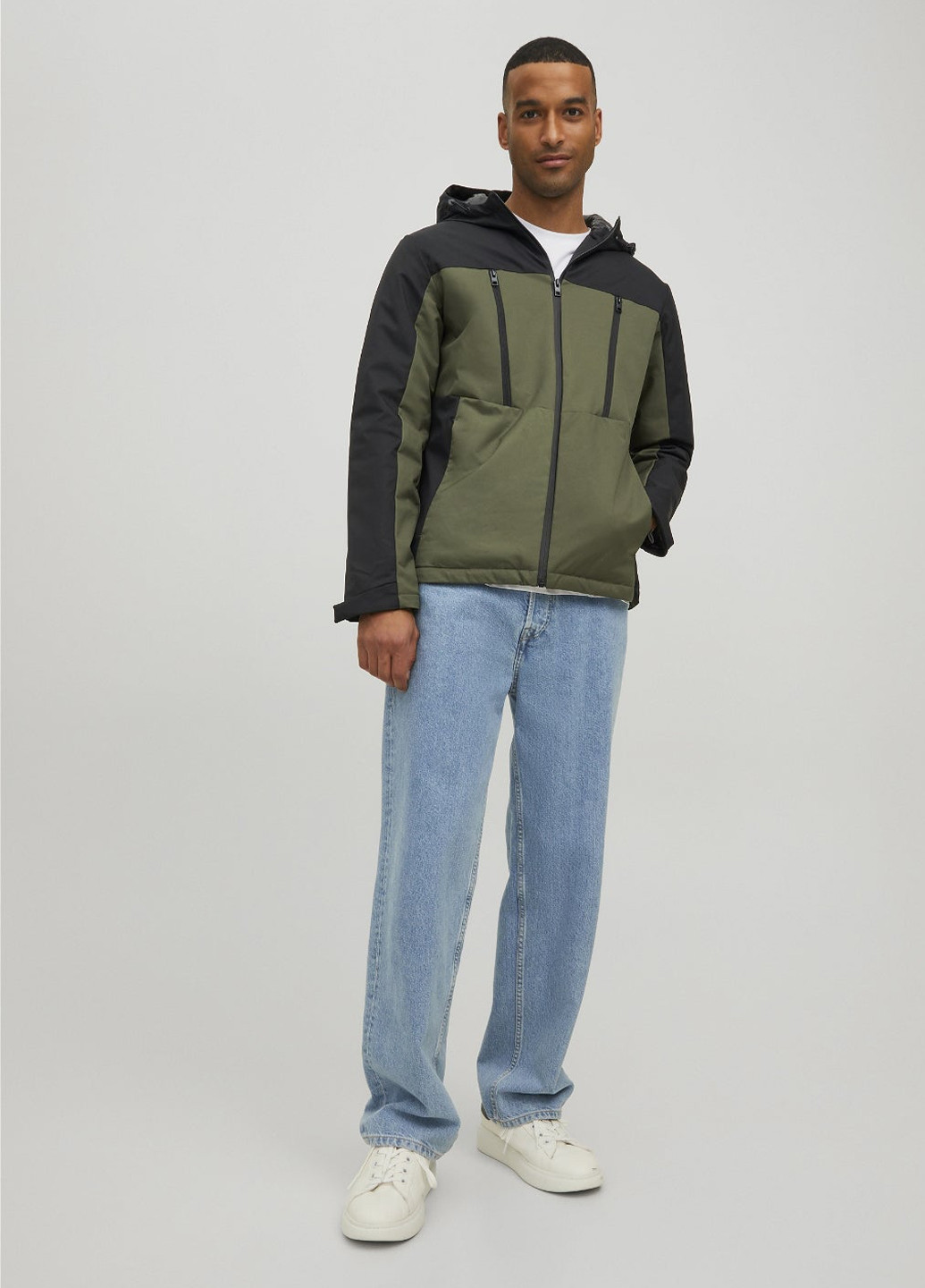 Оливковая (хаки) демисезонная куртка Jack & Jones