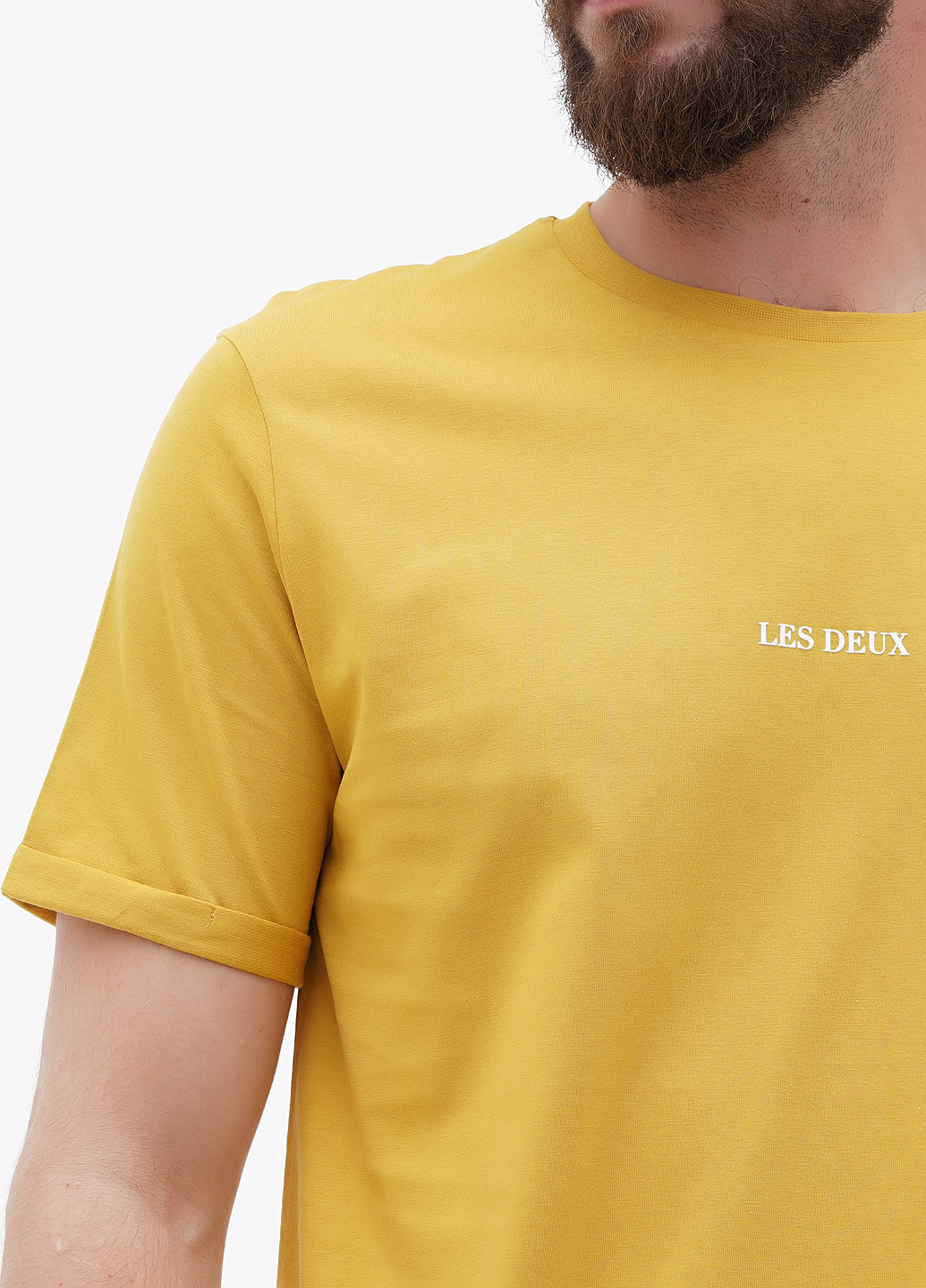 Горчичная футболка Les Deux