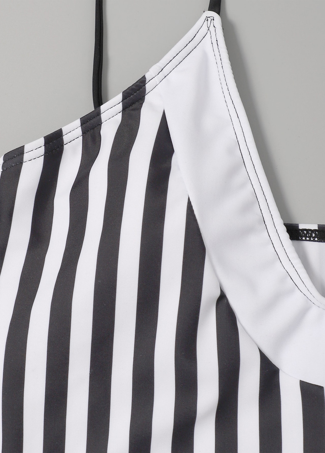 Черно-белый летний купальник слитный SHEIN