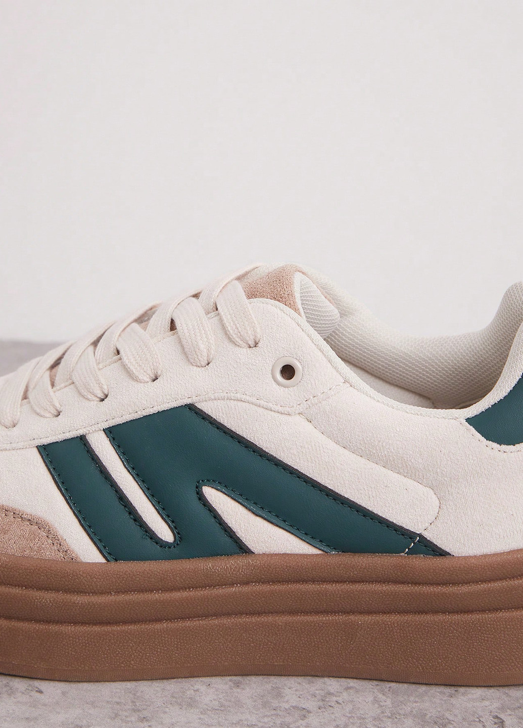 Кроссовки SHEIN светло-бежевые демисезоны (342411689)