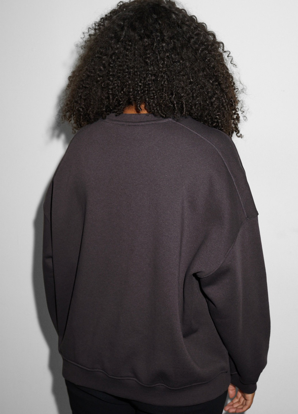 Темно-серый свитшот C&A персонажи без декора (352192983)