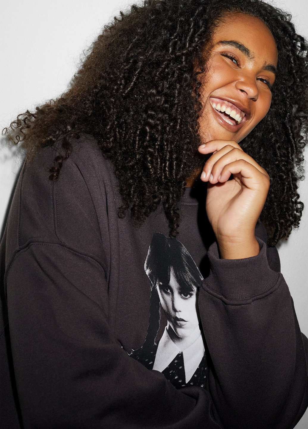 Темно-серый свитшот C&A персонажи без декора (352192983)