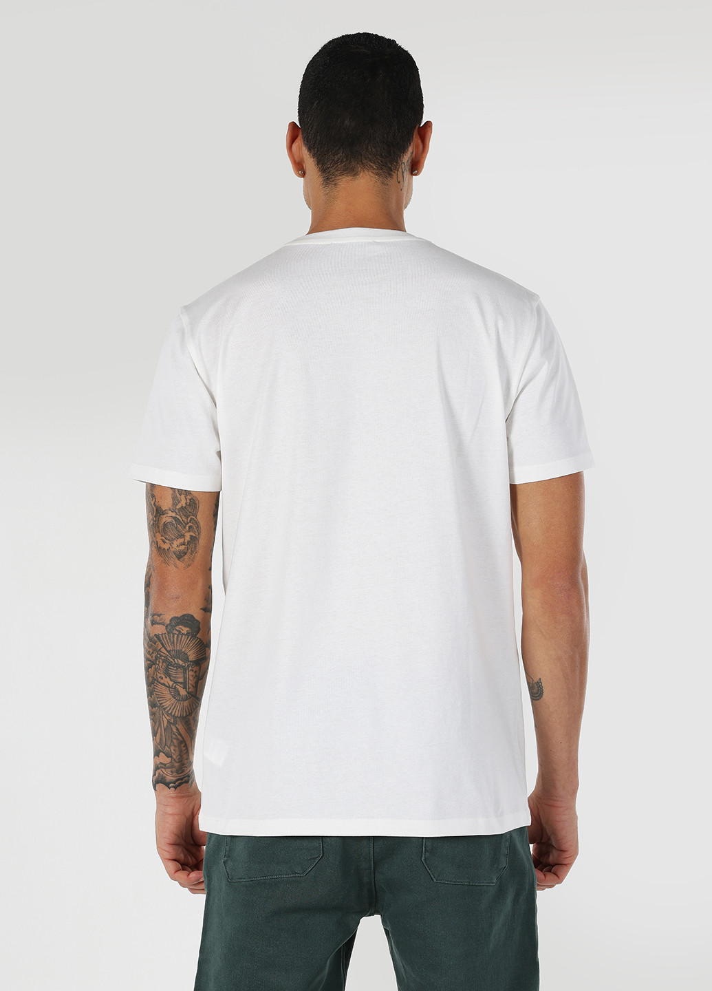 Белая футболка Colin's