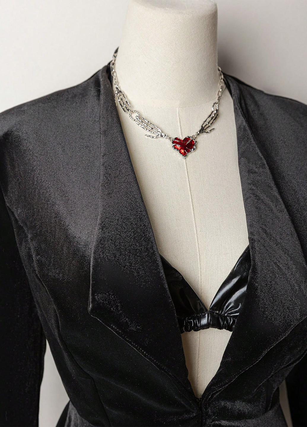 Черный женский жакет SHEIN однотонный - демисезонный