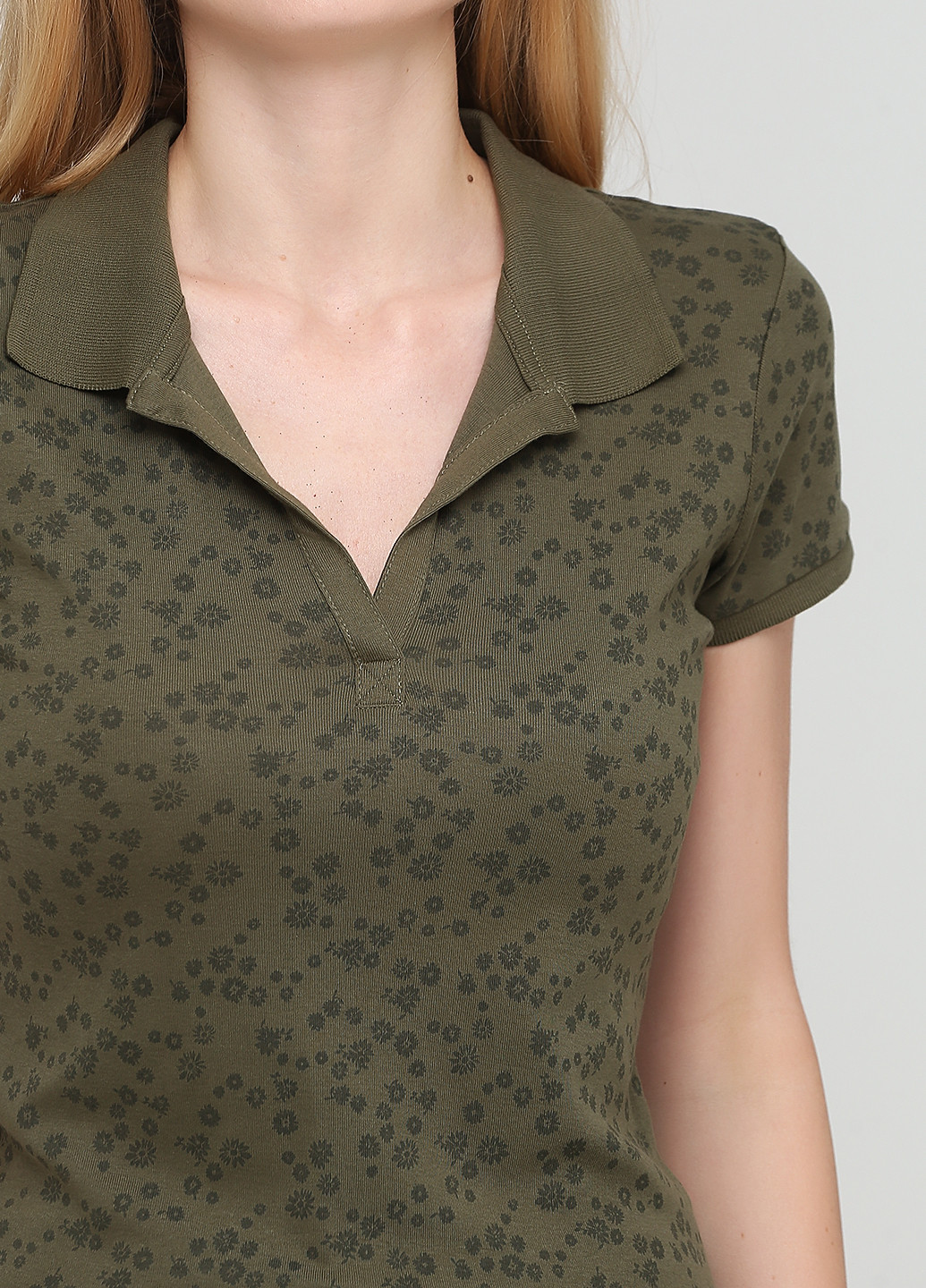 Оливковая (хаки) женская футболка-поло C&A однотонная
