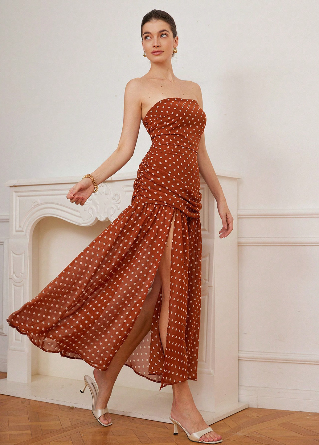 Цегляна кежуал сукня бандо, з відкритими плечима, з відкритою спиною SHEIN в горошок
