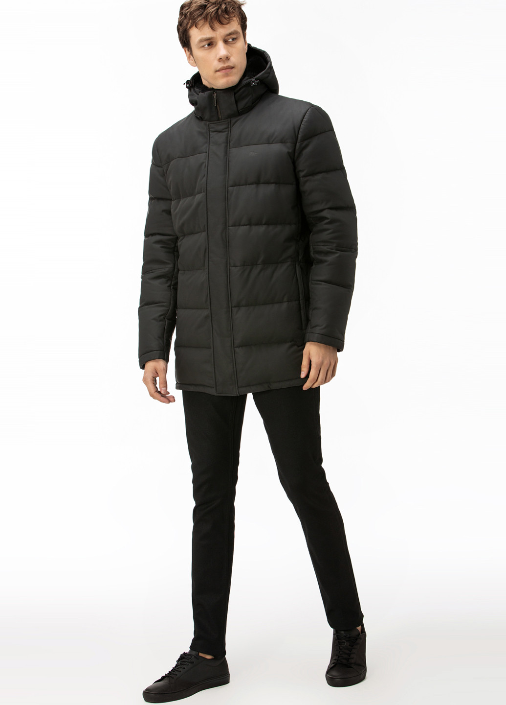 Черная зимняя куртка Lacoste