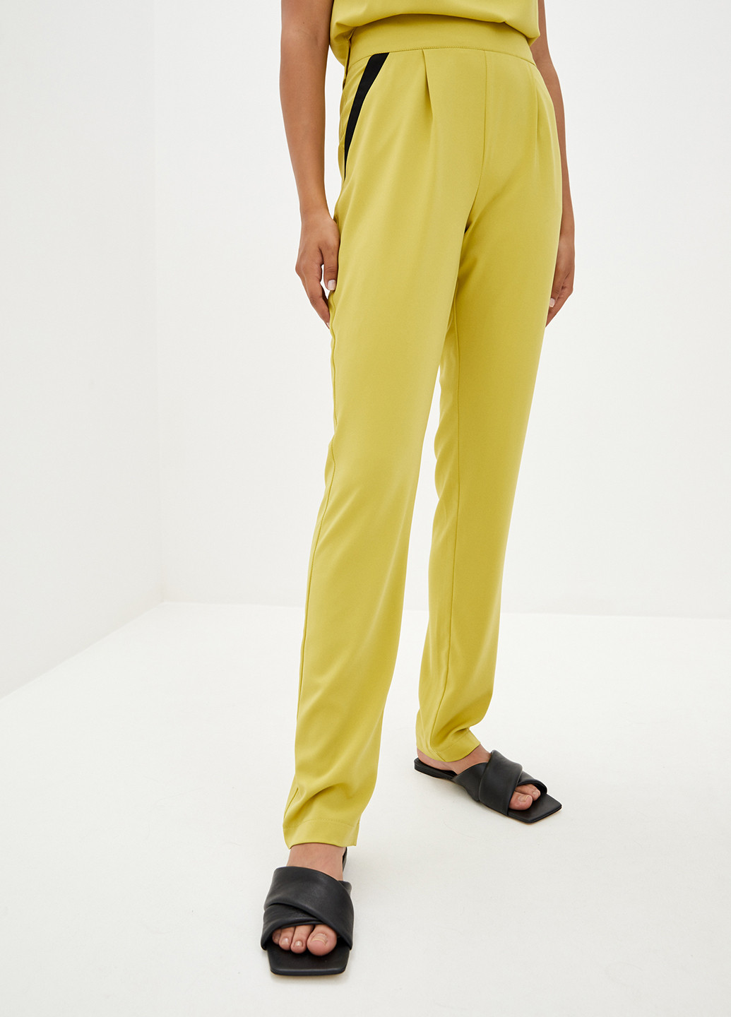 Костюм (блуза, брюки) Luzana брючный однотонный жёлтый кэжуал