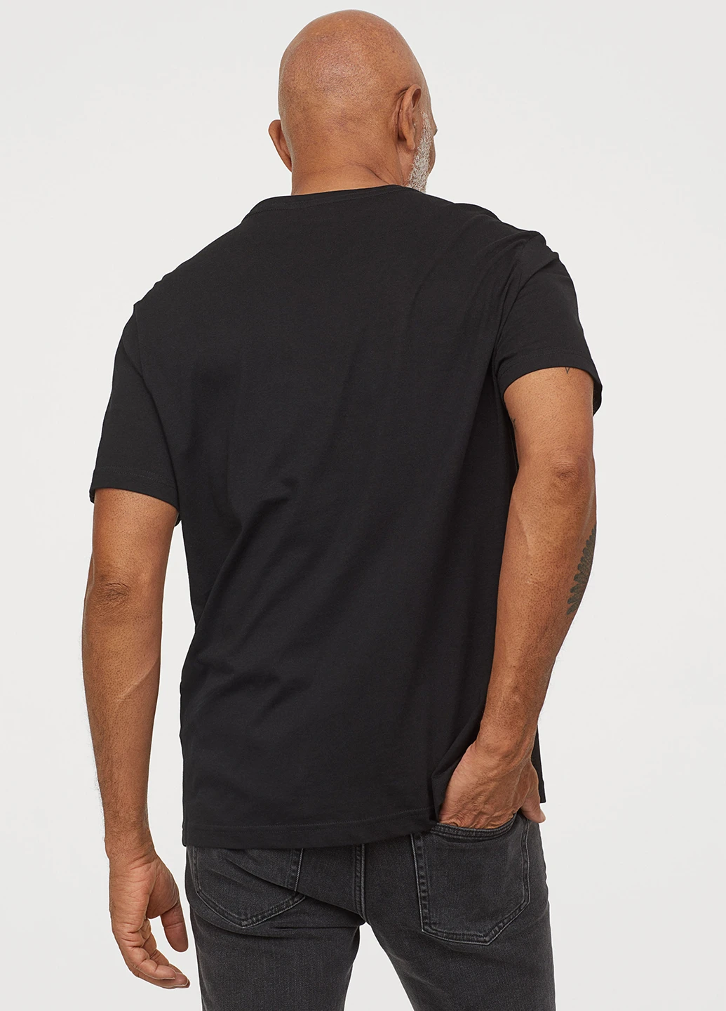 Черная футболка H&M