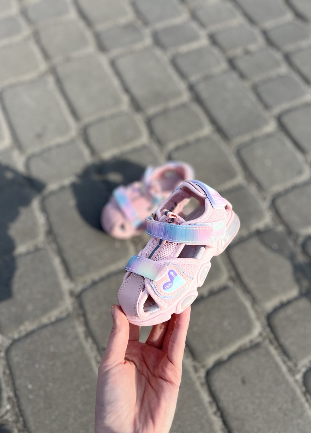 Розовые босоножки Tom.M с перфорацией, с тиснением