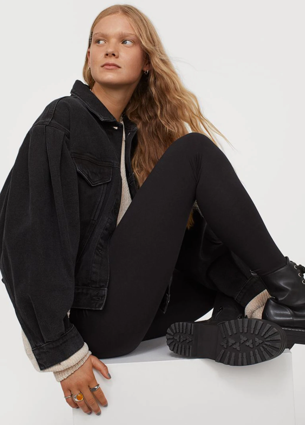 Черные демисезонные леггинсы H&M