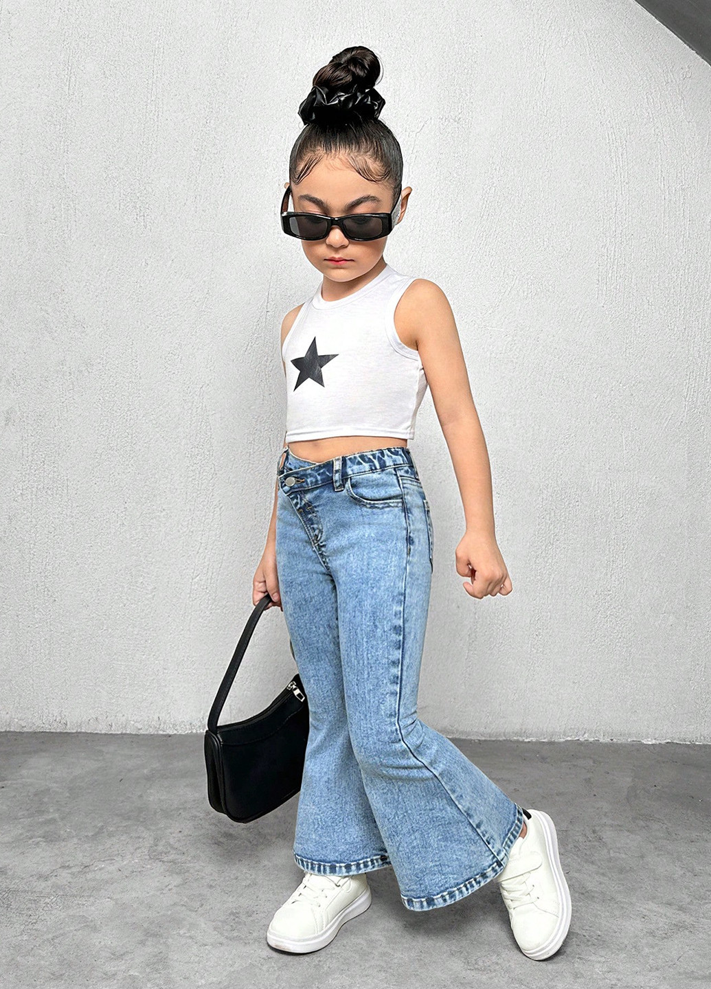 Голубые демисезонные клеш джинсы SHEIN