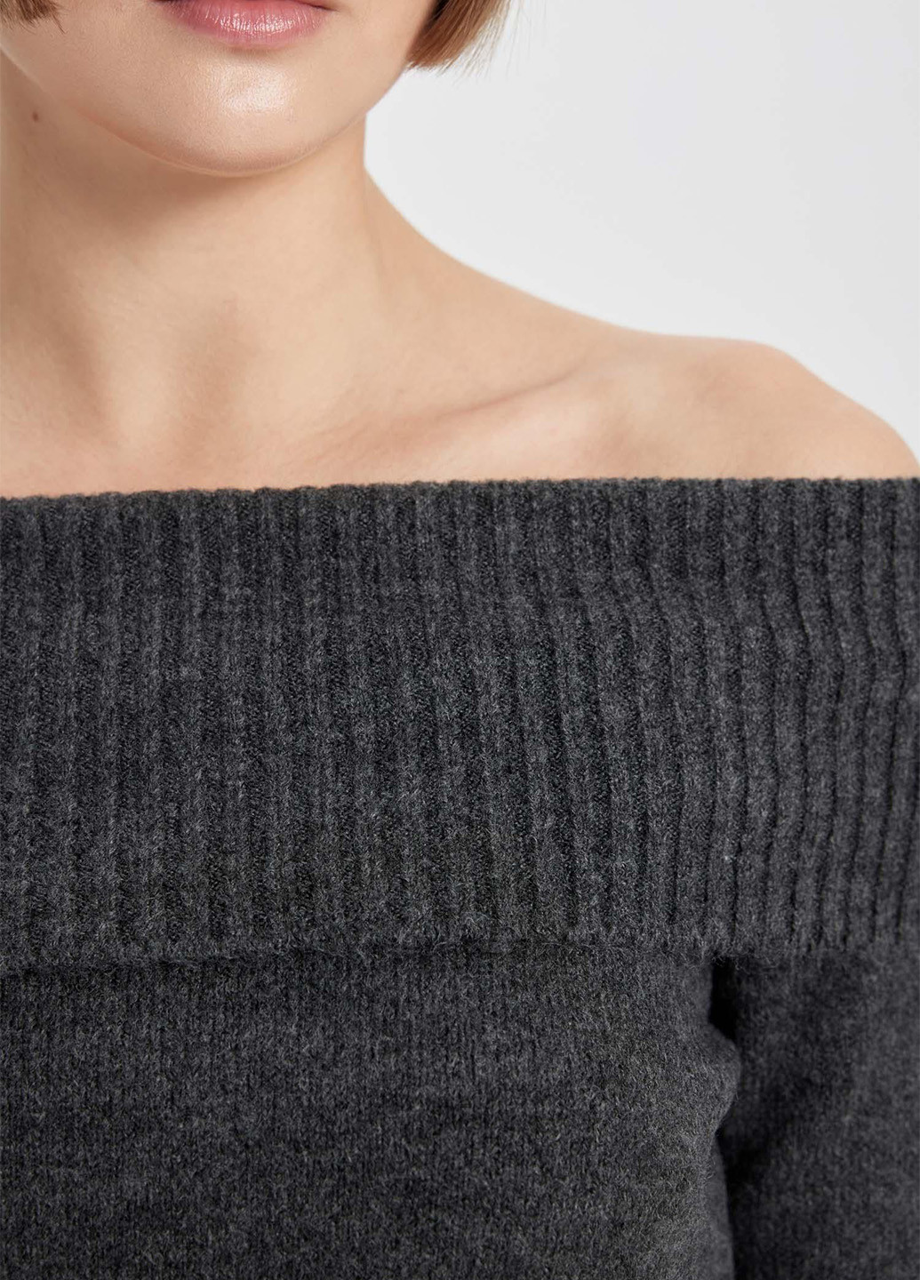 Темно-серый демисезонный свитер DeFacto