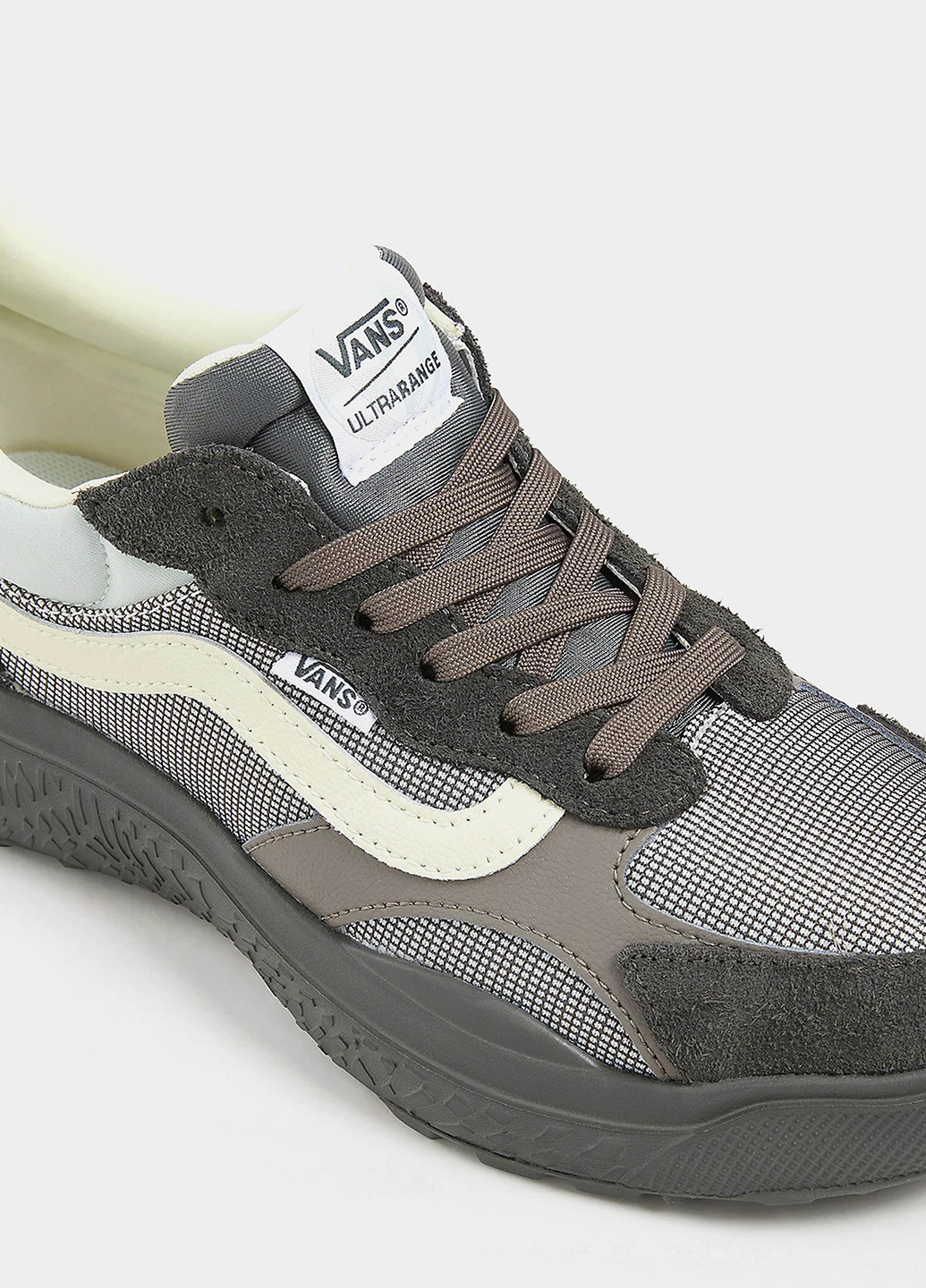 Зелені всесезонні кросівки Vans