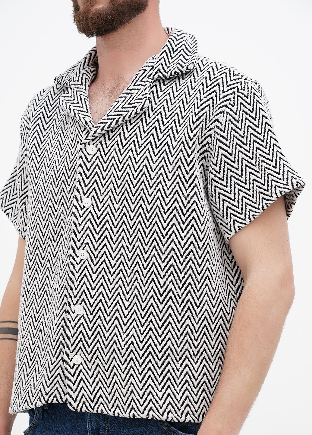 Черно-белая кэжуал рубашка с геометрическим узором Boohoo
