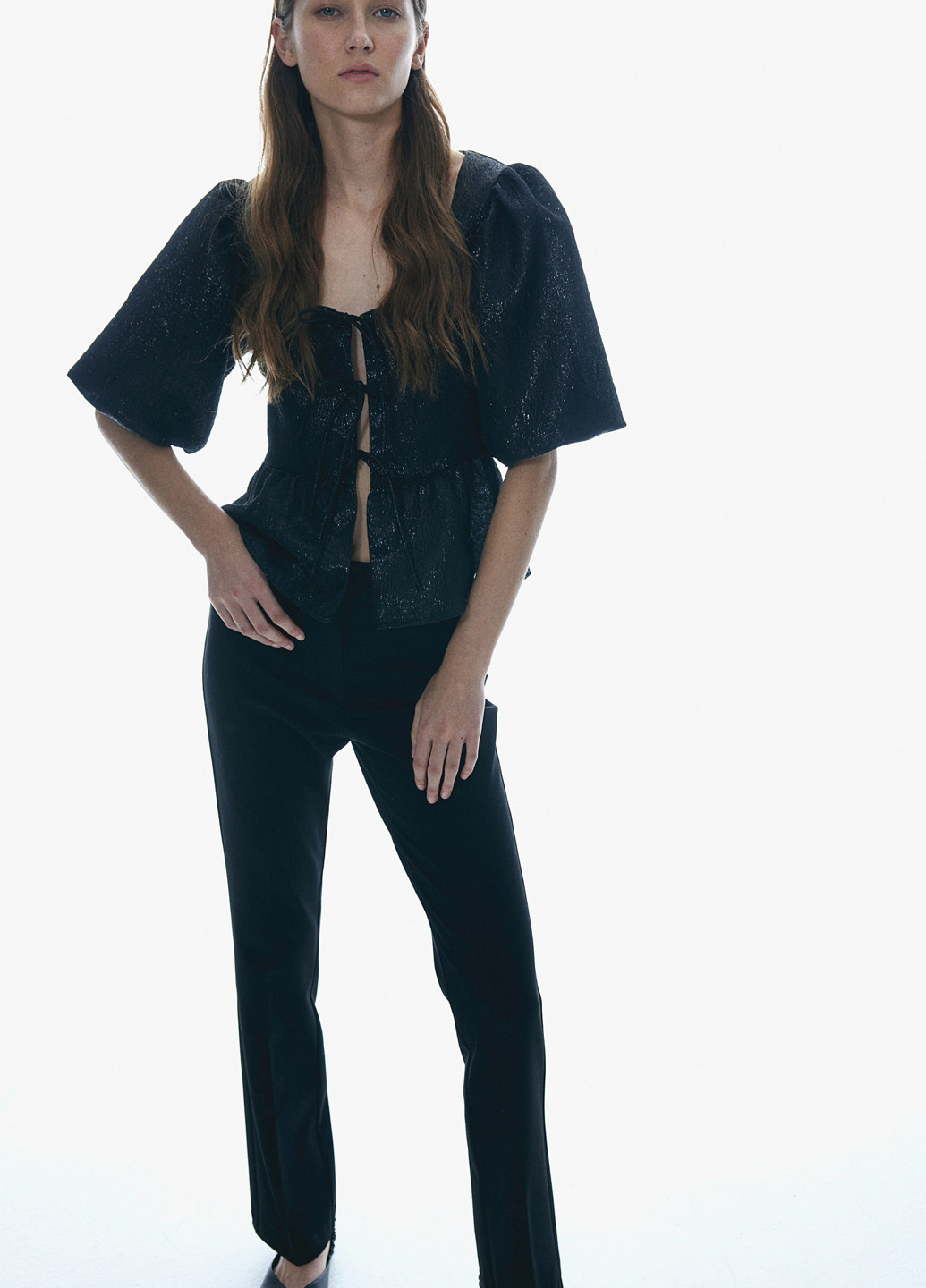 Чёрная блуза с баской H&M