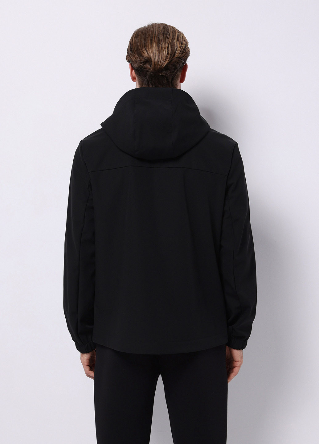 Чорна демісезонна вітровка Colin's