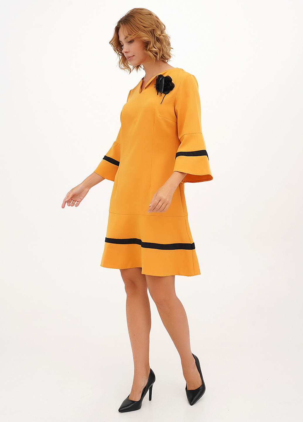 Охра коктейльное, праздничный платье а-силуэт Vicolo однотонное